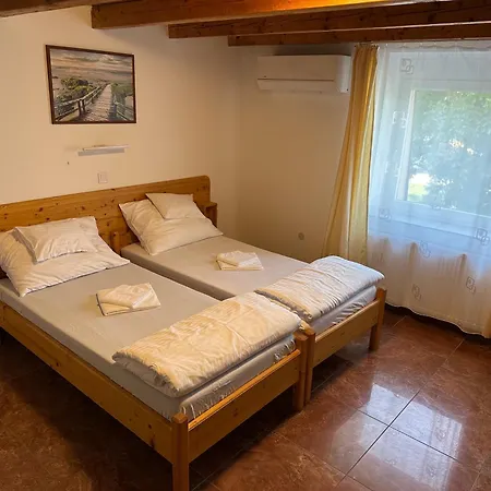 Bed & Breakfast Fuerdo Panzio *