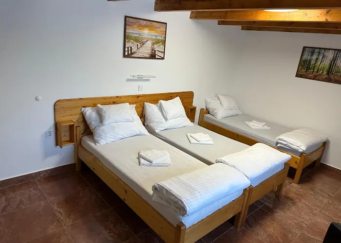 Fuerdo Panzio Frühstückspension Karcag